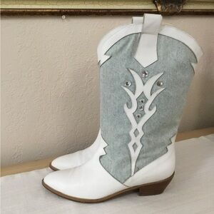 Nina vintage western Women's Blue and White Boots size 8.5